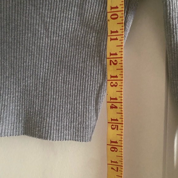 GREY TURTLENECK TOP - Picture 4 of 6